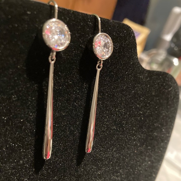 TOCARA. Patricia. DiAmi stones & Stainless Steel. Hook earrings - Picture 3 of 4